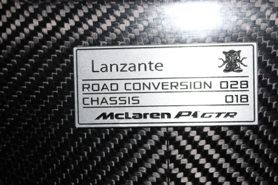 Логотип McLaren P1 GTR Road by Lanzante (018) 2016 года  (фото 10 из 10)